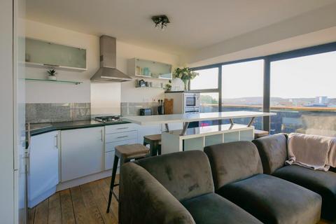 2 bedroom flat for sale, The Royal, Queens Road, Penarth