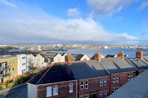 2 bedroom flat for sale, The Royal, Queens Road, Penarth