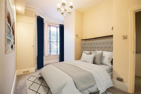 1 bedroom flat for sale, Hazelgrove Road, Haywards Heath