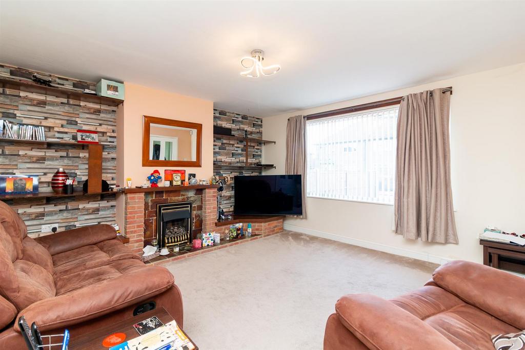 Summerwood Lane, Clifton, Nottingham 3 bed terraced house for sale £
