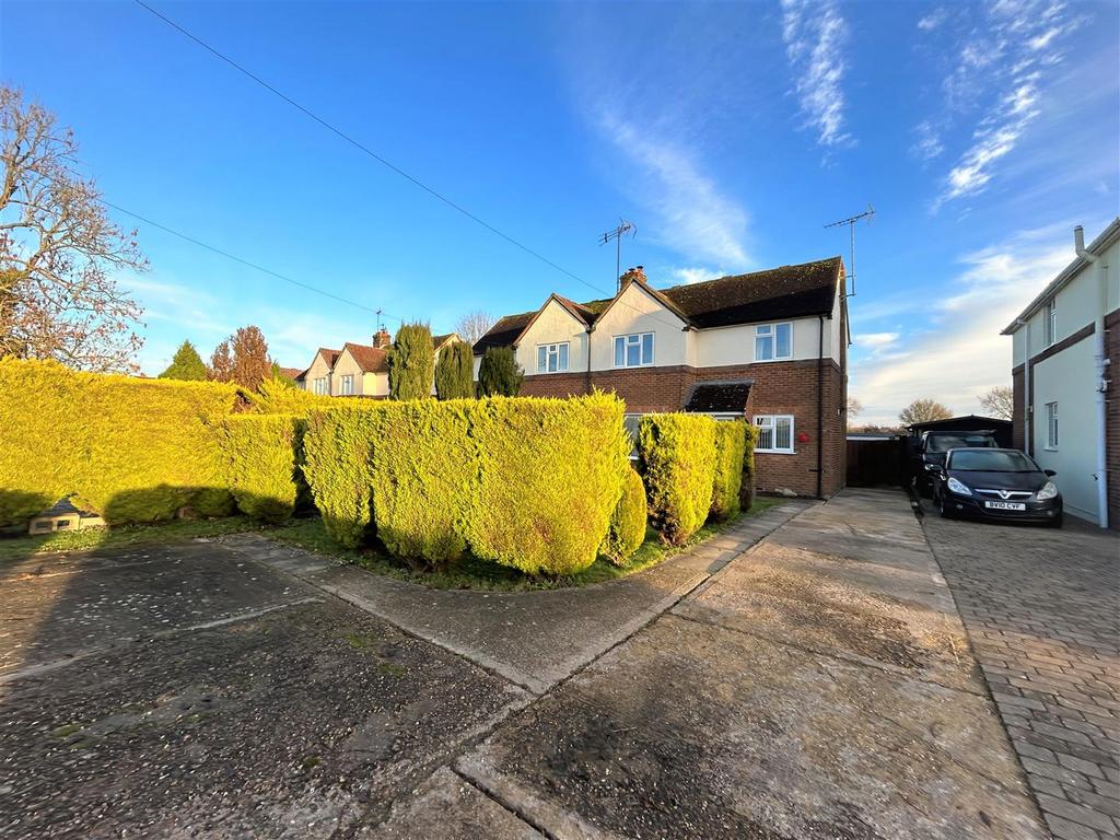 Toddington Road, Tebworth, Leighton Buzzard 2 bed semidetached house for sale £350,000
