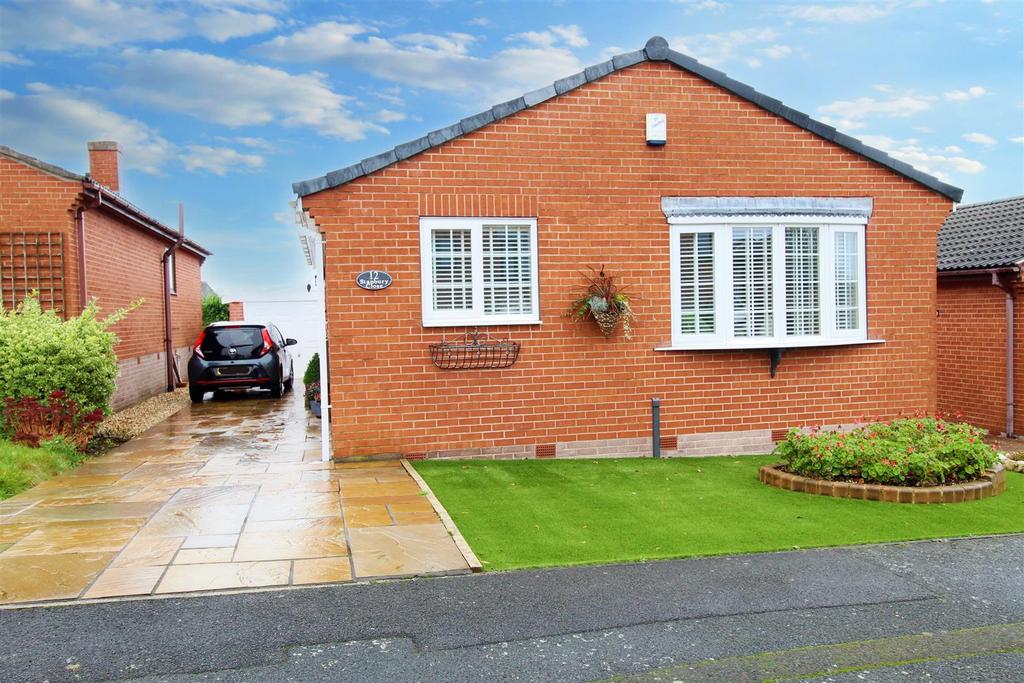 Stanbury Close, Redbrook, Barnsley S75 2QX 2 bed detached bungalow for