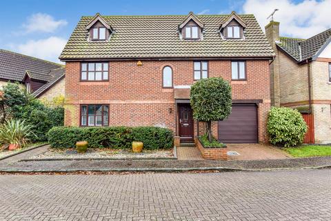 5 bedroom detached house for sale, Butterbur Chase, South Woodham Ferrers