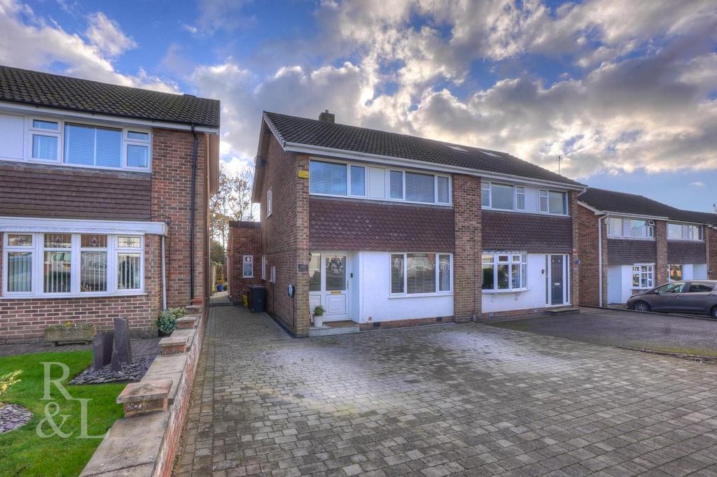 Woodside, AshbyDeLaZouch 3 bed semidetached house for sale £300,000