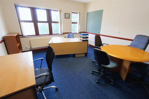 Office to rent, Northgate, Almondbury, Huddersfield, HD5 8RX