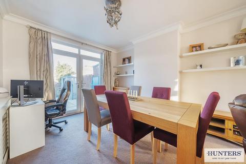 306 Bellegrove Road, Welling, DA16 3RW