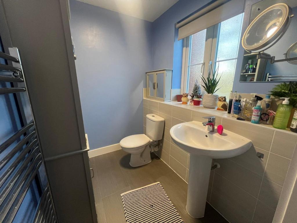 Shower Room.jpg