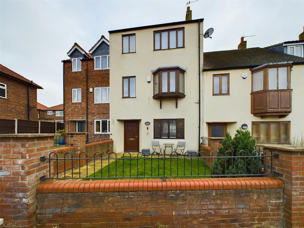 High Green Court, Bridlington 4 bed terraced house for sale £199,950