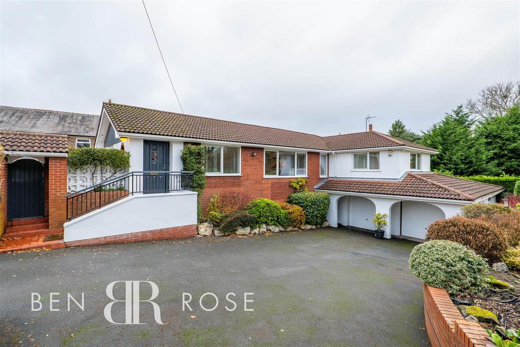 Back Lane, Charnock Richard, Chorley 4 bed detached house for sale £