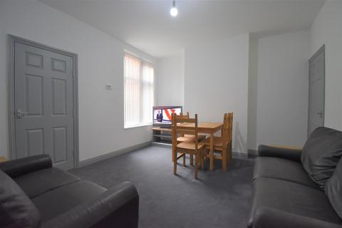 5 bedroom terraced house to rent, Raddlebarn Road, Selly Oak, Birmingham B29