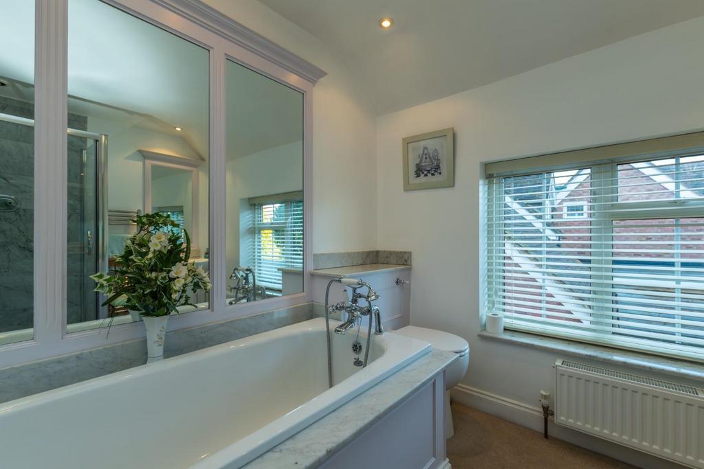 Bathrooms-3.jpg
