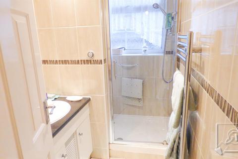 6 Dobson Road, Gravesend, DA12 5TE