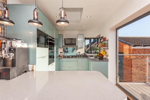 12 Cornwall Crescent, Brighouse, HD6 4DS