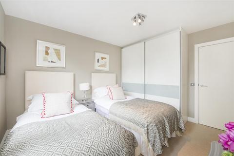 3 bedroom apartment to rent - Boydell Court, St Johns Wood, NW8