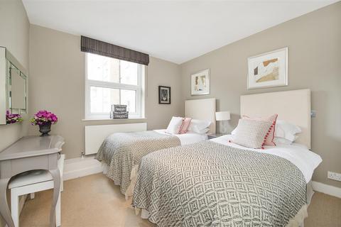 3 bedroom apartment to rent - Boydell Court, St Johns Wood, NW8