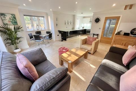 46 Manchester Road, Wilmslow, SK9 2JB
