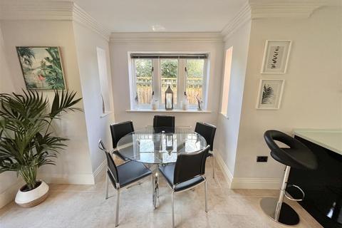 46 Manchester Road, Wilmslow, SK9 2JB