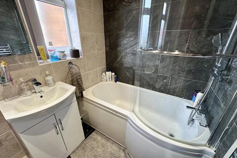 3 bedroom terraced house for sale, Hollyhey Drive, Manchester