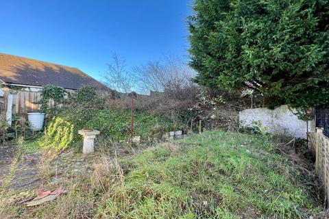 51 Coast Drive, Greatstone, New Romney, TN28 8NX