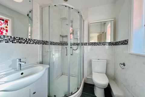 51 Coast Drive, Greatstone, New Romney, TN28 8NX