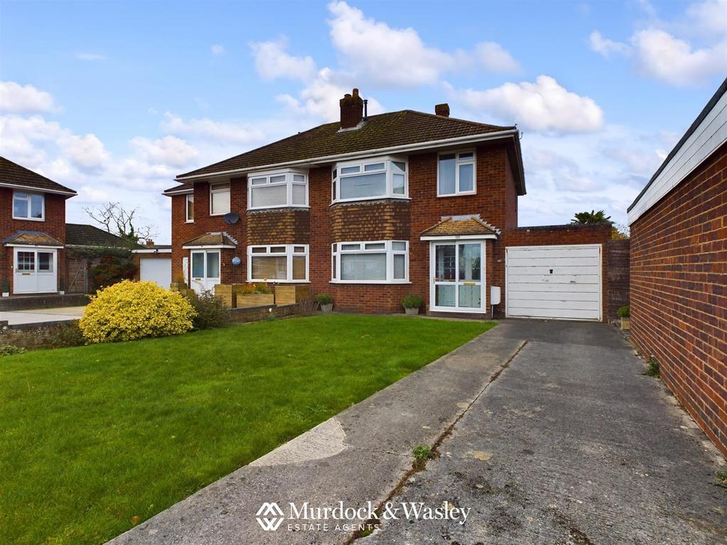 Lavington Drive, Longlevens, Gloucester 3 bed semidetached house for