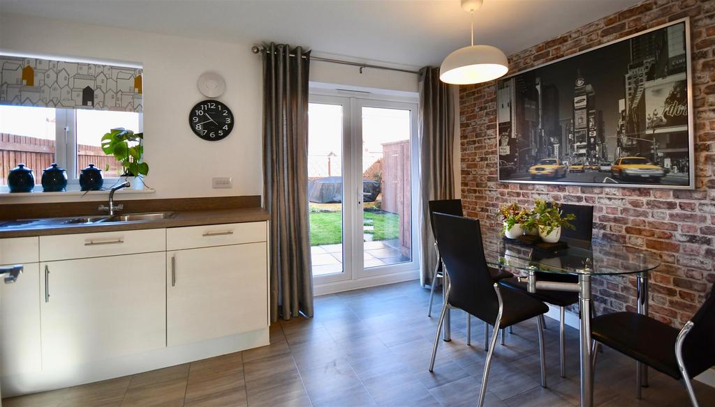 Kitchen/Dining