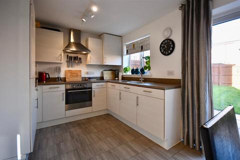 97 Hob Close, Monkton Heathfield, Taunton, TA2 8GN