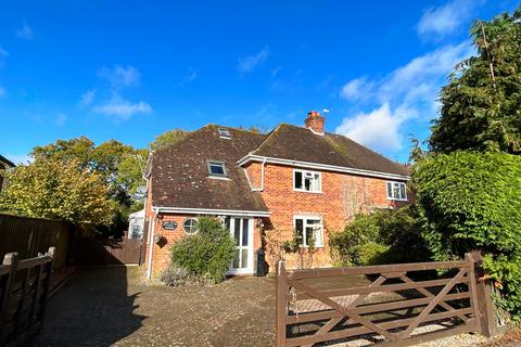 2 Fathersfield, Brockenhurst, SO42 7TH