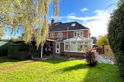 2 Fathersfield, Brockenhurst, SO42 7TH