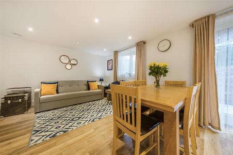 Flat 2, Banks House, 2 Clifton Road, Isleworth, TW7 4FH