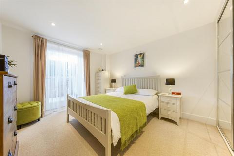 Flat 2, Banks House, 2 Clifton Road, Isleworth, TW7 4FH