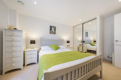 Flat 2, Banks House, 2 Clifton Road, Isleworth, TW7 4FH