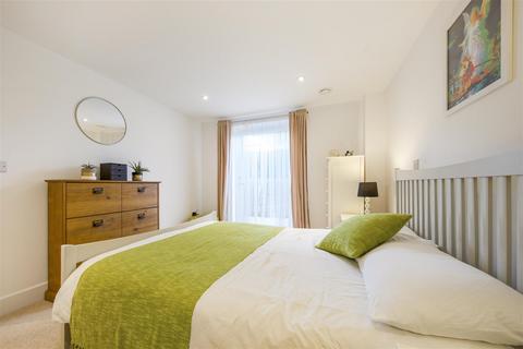 Flat 2, Banks House, 2 Clifton Road, Isleworth, TW7 4FH