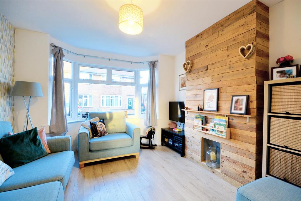 Riverdale Road, Attenborough, Nottingham 3 bed semidetached house for