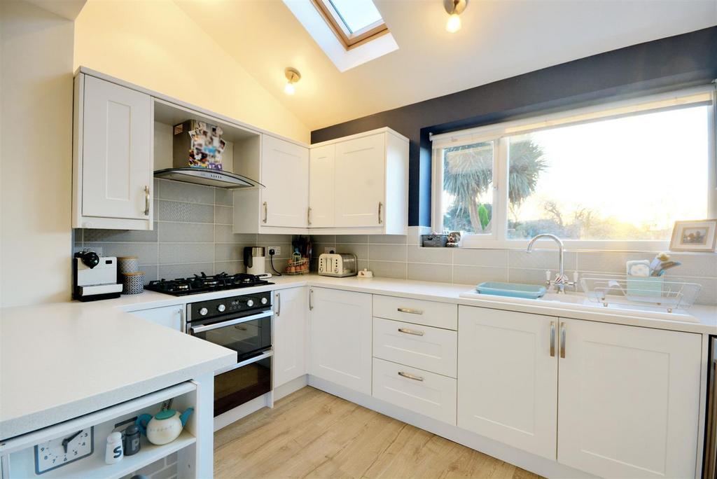 Kitchen 3.jpeg