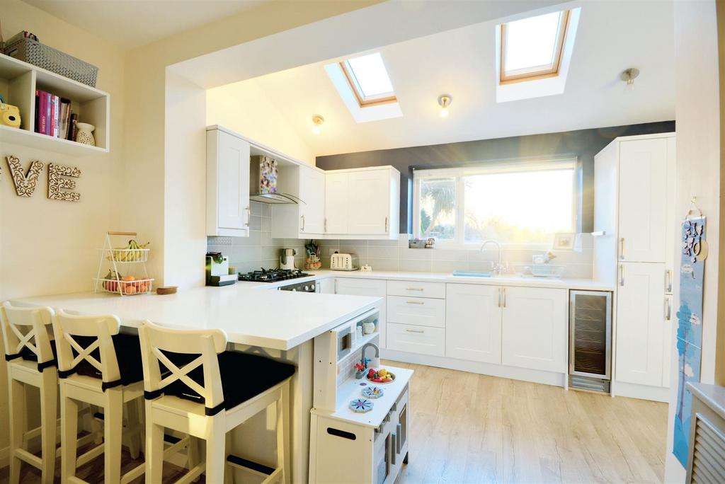 Kitchen 4.jpeg