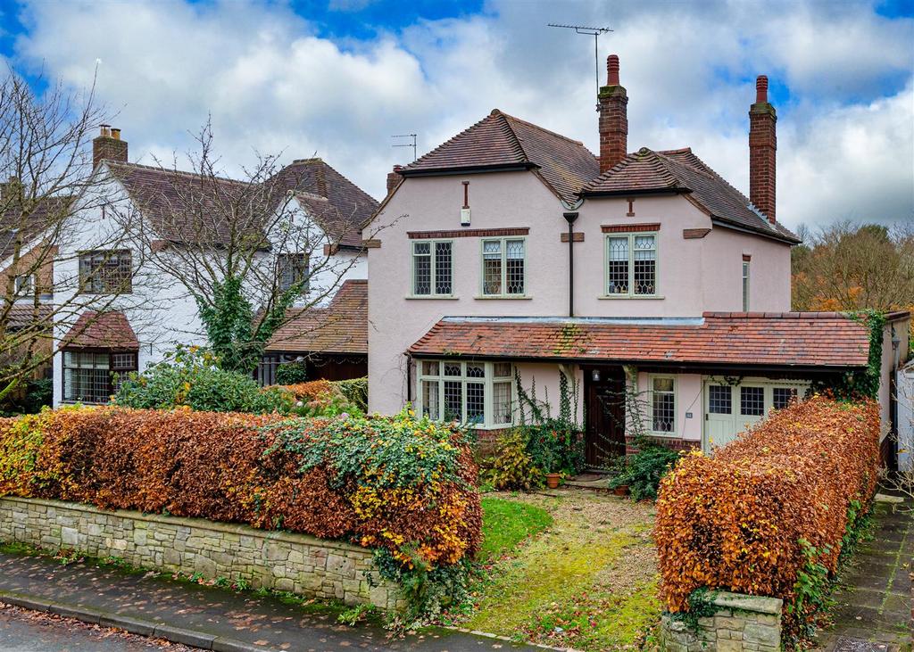 43 Springhill Park, Lower Penn, Wolverhampton 3 bed detached house for