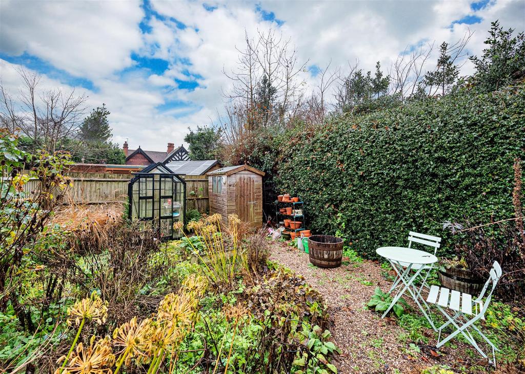 2 Labernum Cottages, Vicarage Road, Penn, Wolverhampton 3 bed terraced
