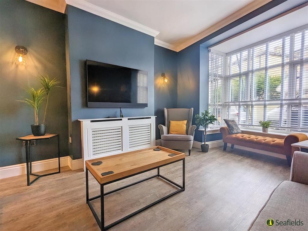 Simeon Street, Ryde, PO33 1JG 4 bed semidetached house for sale £350,000