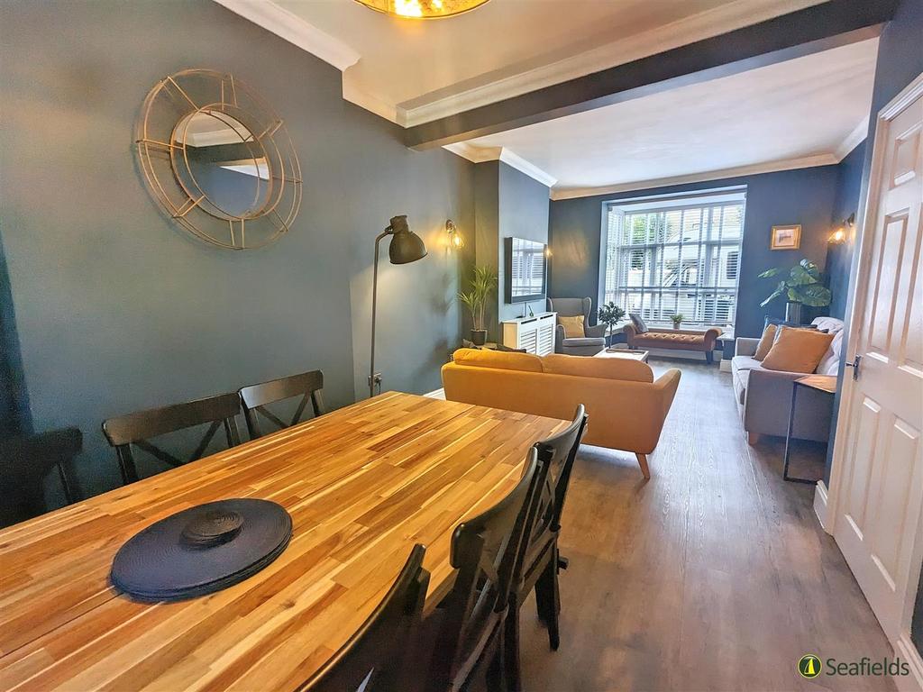 Simeon Street, Ryde, PO33 1JG 4 bed semidetached house for sale £325,000