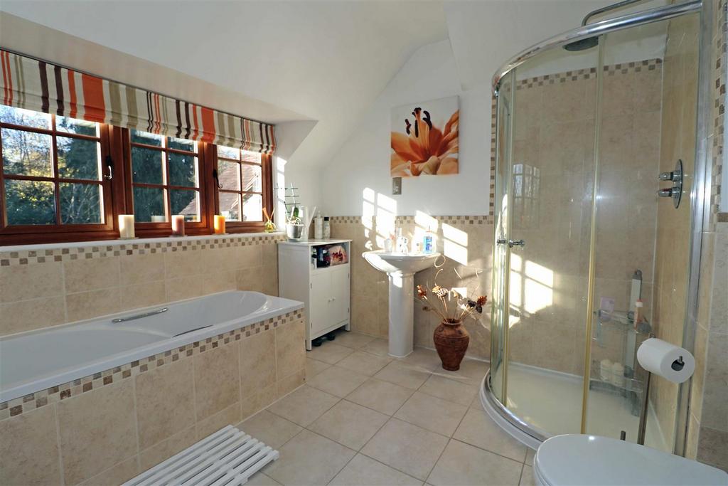 Spacious Bathroom