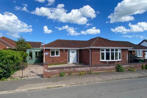 2 bedroom detached bungalow for sale, Chestnut Avenue, Bradwell, Great Yarmouth