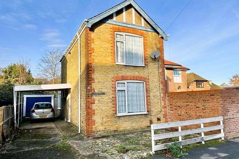 2 bedroom detached house for sale, Cleave Road, Upper Gillingham,