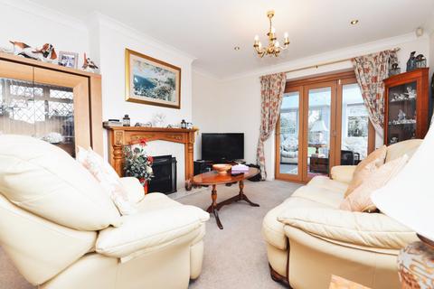 3 bedroom bungalow for sale - Fenleigh Close, Barton on Sea, New Milton, Hampshire, BH25