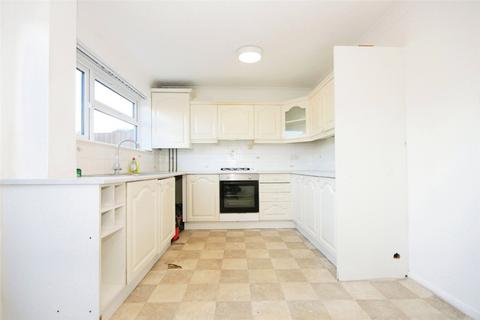 3 bedroom terraced house for sale, Hendon Close, Wickford, Essex, SS12