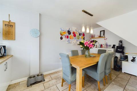 18 Ashleworth Gardens, Quedgeley, Gloucester, GL2 4WU