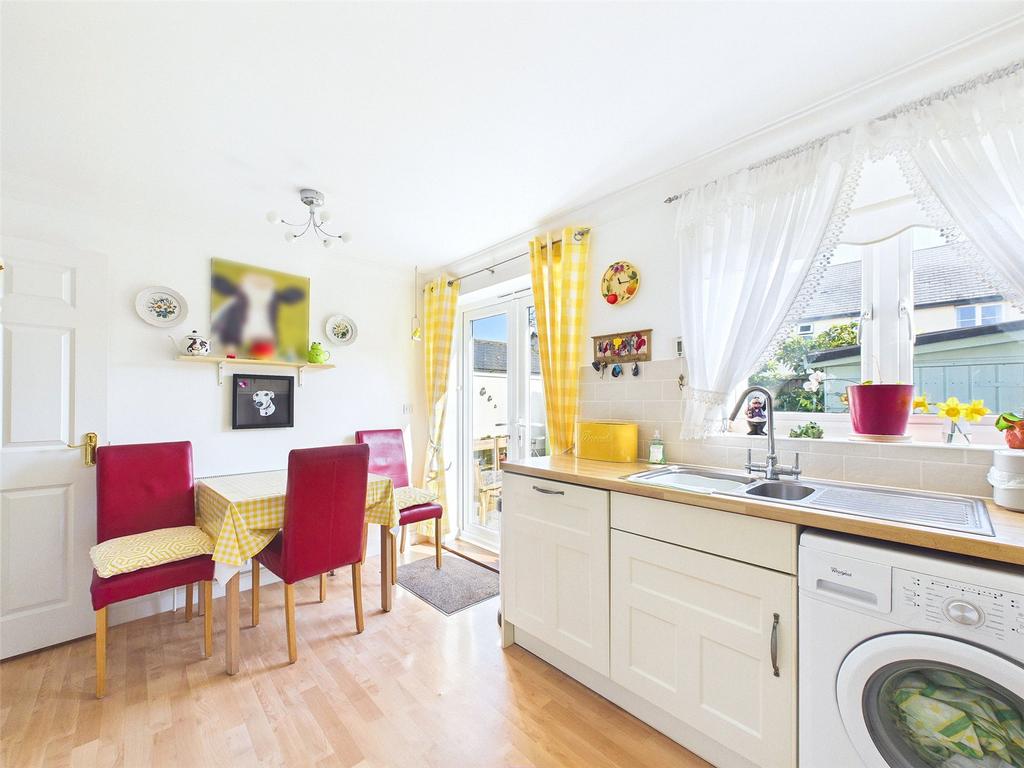 Kitchen / Dining
