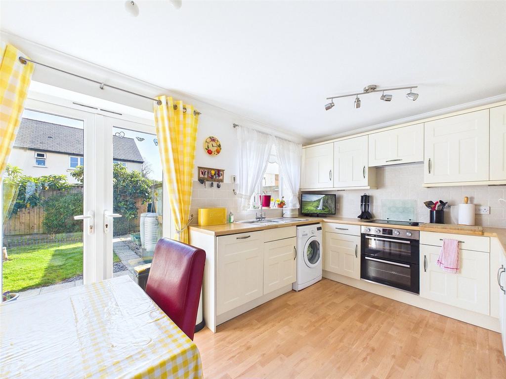 Kitchen / Dining