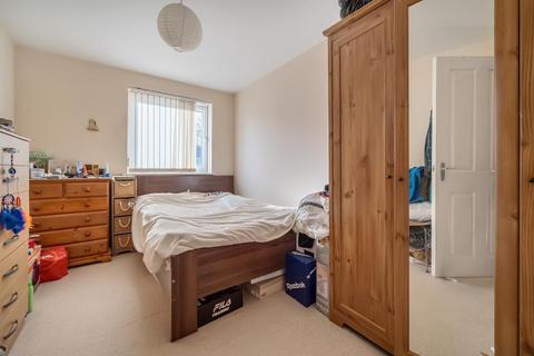 2 bedroom flat for sale, High Wycombe,  Buckinghamshire,  HP11