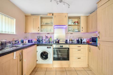 2 bedroom flat for sale, High Wycombe,  Buckinghamshire,  HP11